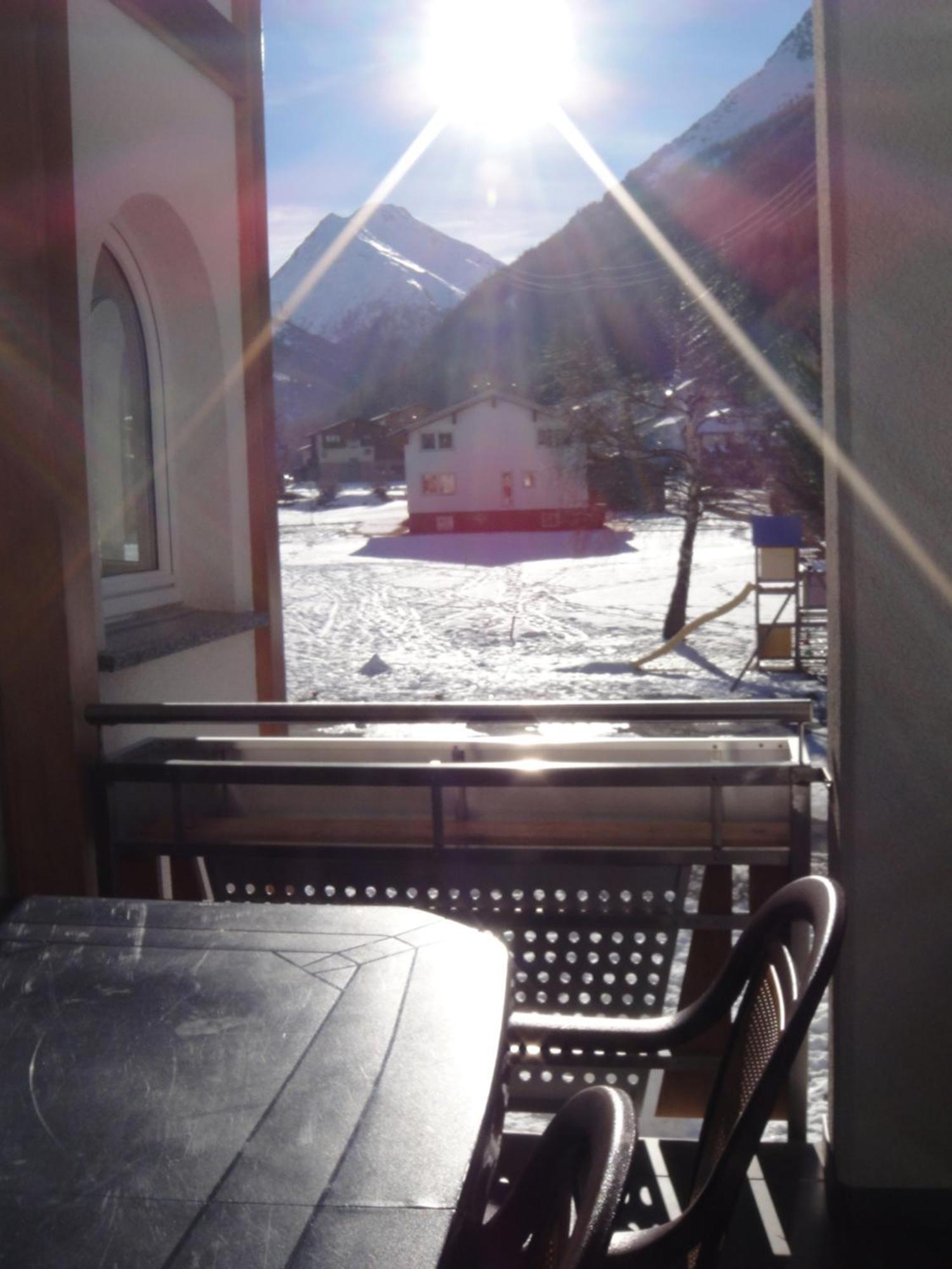Haus Alpenstern Apartment Saas-Grund Room photo